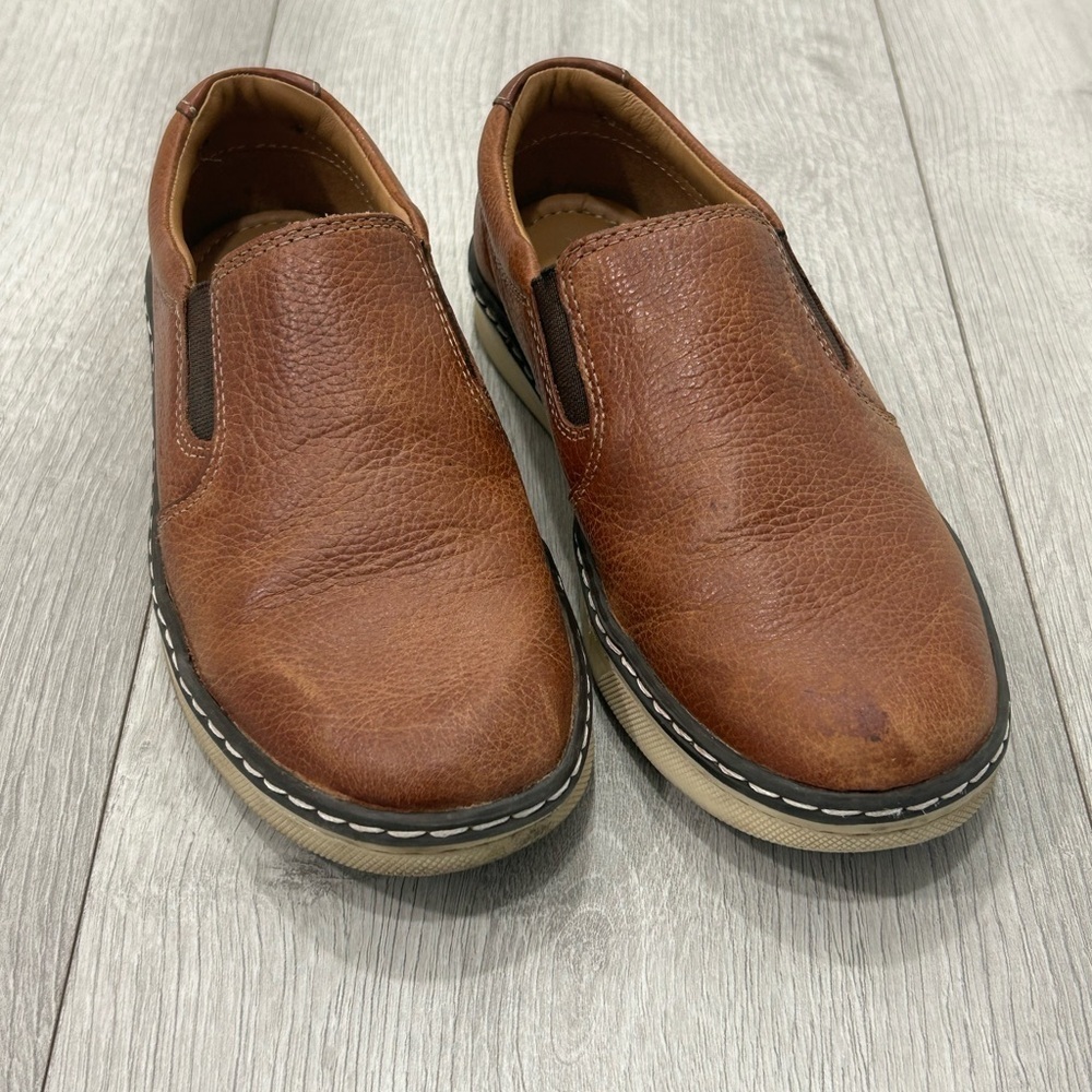 Johnston & Murphy Boys size 13